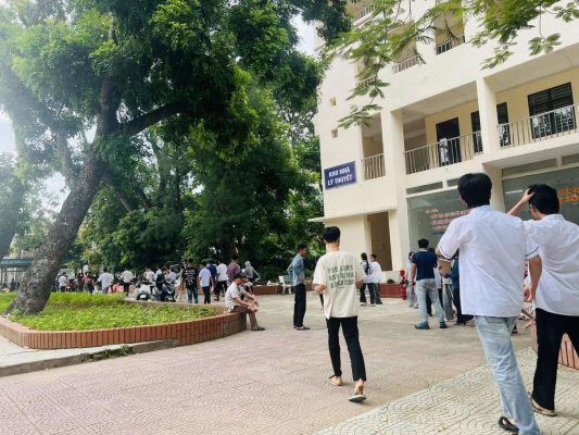 Tháng 8, nắng vàng rực rỡ gọi tên những khởi đầu mới, chào đón những bước chân đầu tiên chạm ngõ ước mơ